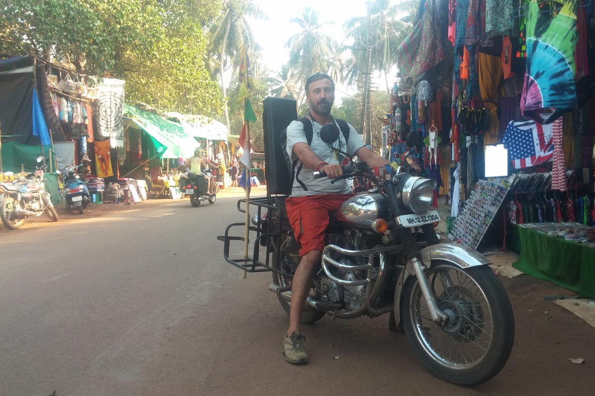 Tilasmi Frigge, journalist en mensenrechtenactivist, poseert voor een foto in Arambol, India, op 20 februari 2016. Tibet Sun/Lobsang Wangyal
